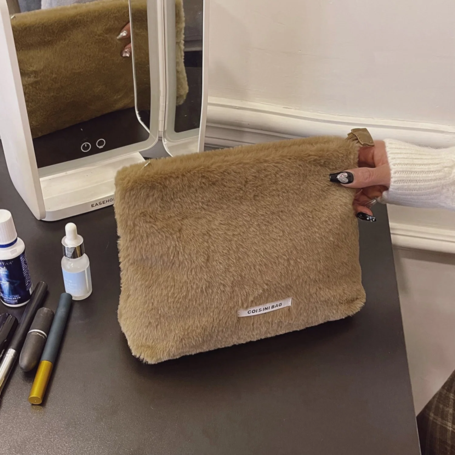 Peluş Makyaj ve Kozmetik Eşya Taşıma Çantası Geniş Hacimli Çanta Organizer - görsel 2