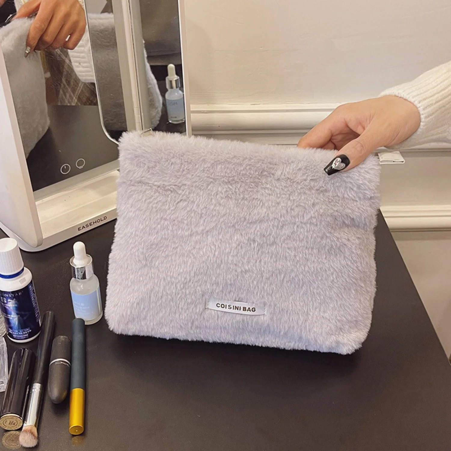 Peluş Makyaj ve Kozmetik Eşya Taşıma Çantası Geniş Hacimli Çanta Organizer - görsel 2